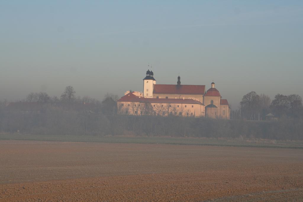 Hotel Sw. Norberta Nowe Brzesko Экстерьер фото