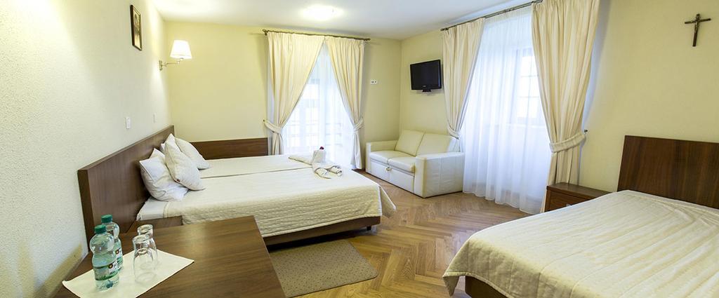 Hotel Sw. Norberta Nowe Brzesko Экстерьер фото